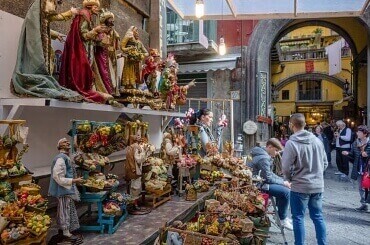Foto di San Gregorio Armeno, la via dei presepi a Napoli